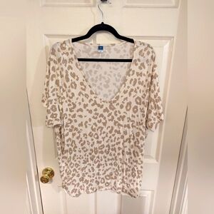 Old Navy Cream Short Sleeve Relaxed Tee